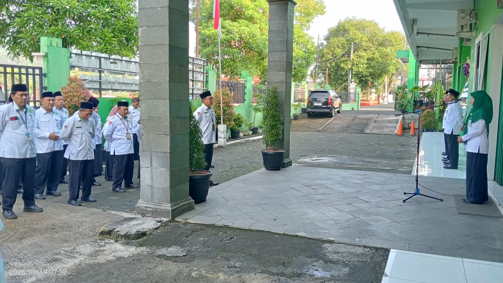 Kasi Penmad Sampaikan Amanat pada Apel Pagi, Tekankan Evaluasi Kinerja dan Perencanaan Program 2026