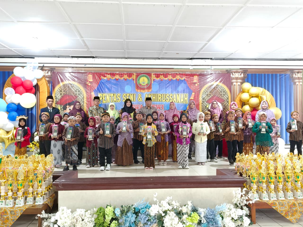 Pentas Seni dan Akhirussanah RA At-Taqwa Berlangsung Meriah, Kakankemenag Tekankan Pentingnya Akhlakul Karimah