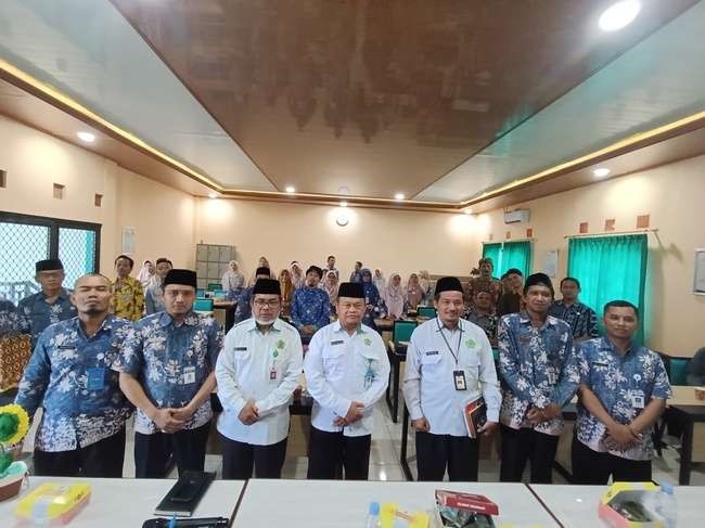 MGMP PAI SMA Wonogiri Gelar Pertemuan Strategis : Pembinaan Kemenag, Sertijab Pengurus, dan Penyusunan Proker