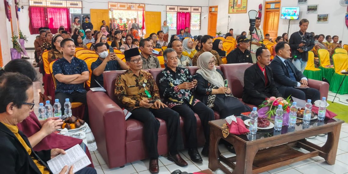 Kasubbag TU Kemenag Wonogiri Hadiri Wisuda VIII STAK Bina Muda Wirawan, 17 Mahasiswa Resmi Diwisuda