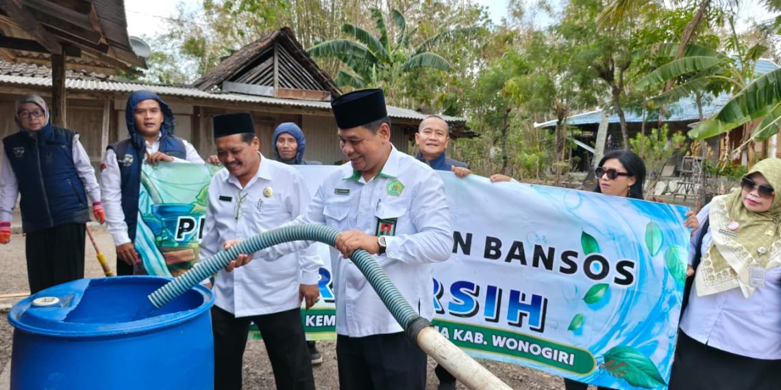 Kolaborasi ASN Kemenag dan Grup Touring, 30 Tangki Air Bersih Mengalir ke Pucanganom